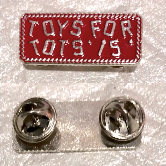 TOYS FOR TOTS  2015’ Red Rectangle Lapel Pin size 1x1 NWOT - Picture 4 of 4